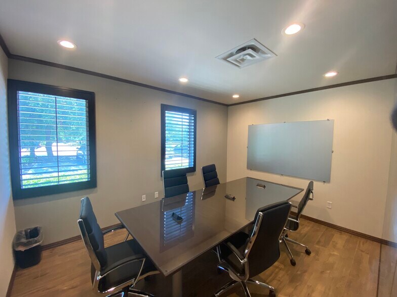 More Photos Of 1050 W Campbell Rd, Richardson Medical For Sale