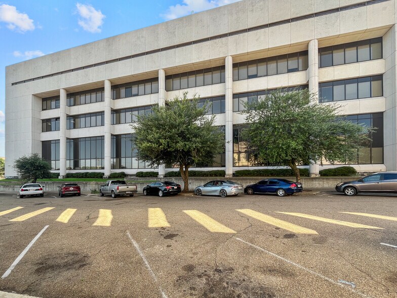 More Photos Of 112 Pine St, Texarkana Restaurant For Sale