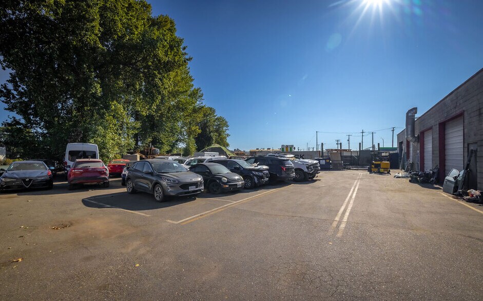 More Photos Of 11951 Mitchell Rd, Richmond Warehouse For Lease