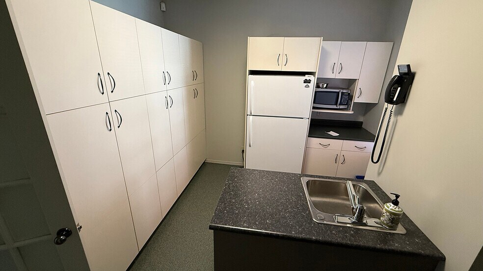 More Photos Of 341 Wardlaw Av, Winnipeg Office For Sale