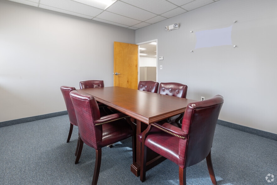 More Photos Of 21-00 State Route 208, Fair Lawn Office For Lease