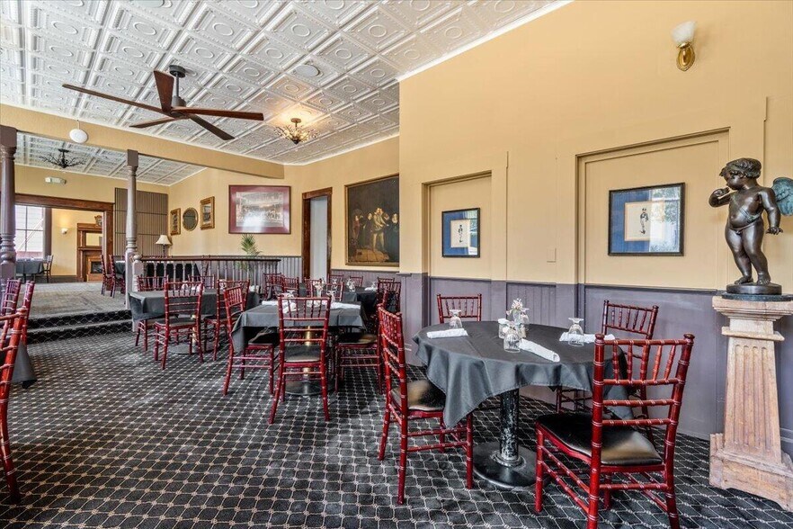 More Photos Of 315 Main St, Ferndale Hotel For Sale