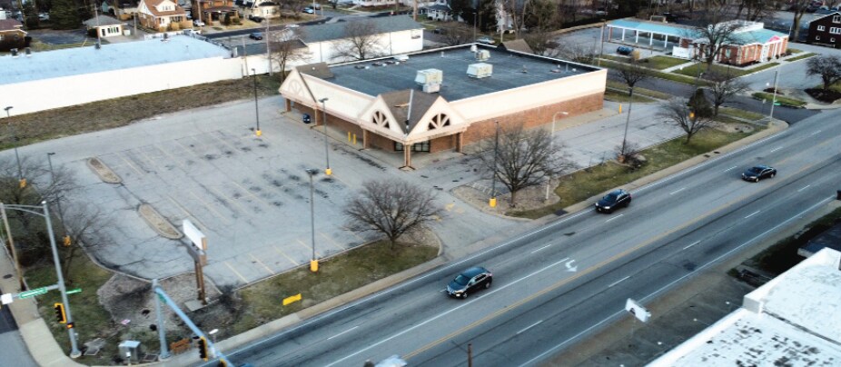 More Photos Of 2515 N Knoxville Ave, Peoria Drugstore For Lease