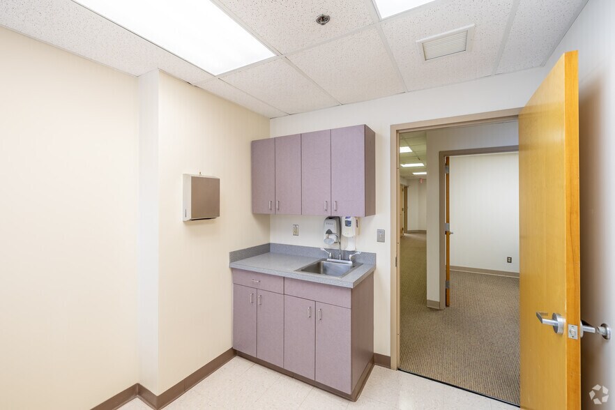 More Photos Of 140 Boulevard, Washington Office For Lease