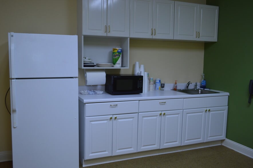 More Photos Of 4595 Spanish Trl, Pensacola Medical For Lease