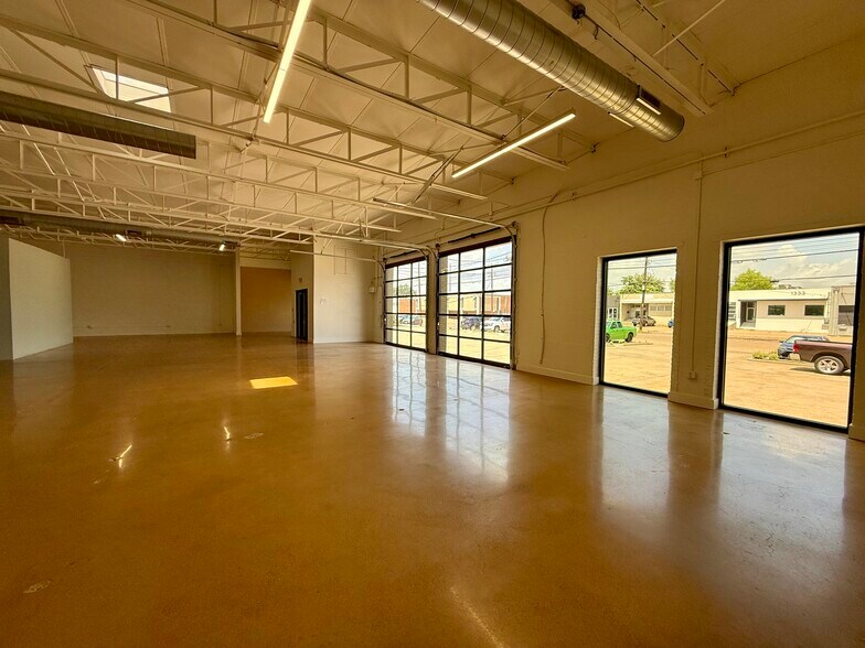 More Photos Of 1336 Crampton St, Dallas Distribution For Lease