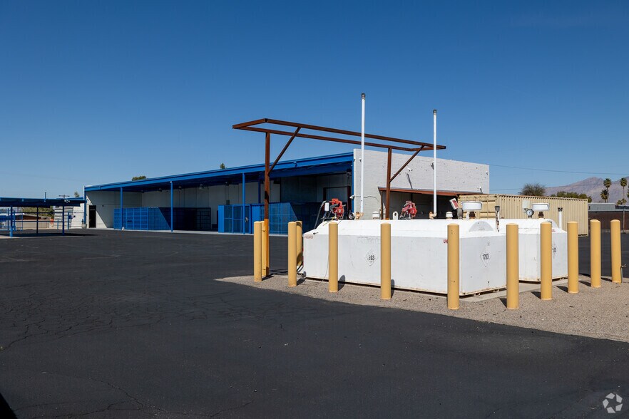More Photos Of 1011 S Prudence Rd, Tucson Freestanding For Lease