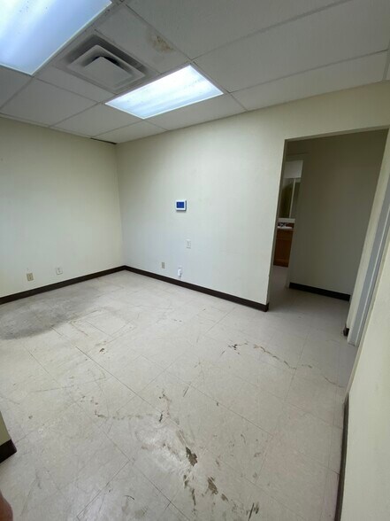 More Photos Of 438 Flournoy Rd, Alice Industrial For Lease