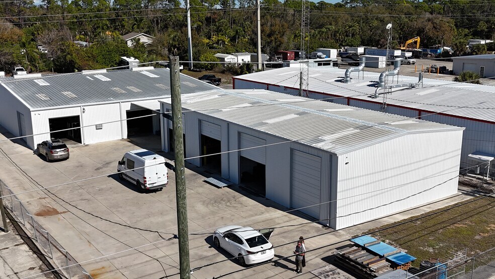 Primary Photo Of 170 Rich St, Venice Warehouse For Sale