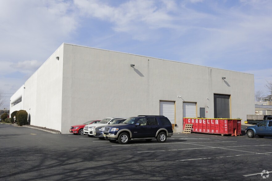 More Photos Of 60 E Us Highway 46, Fairfield Flex For Sale