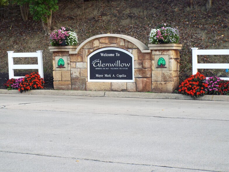 More Photos Of 29715 Pettibone Rd, Solon Storefront Retail Office For Lease