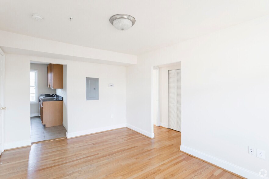 More Photos Of 201 16th St NE, Washington Apartments For Sale