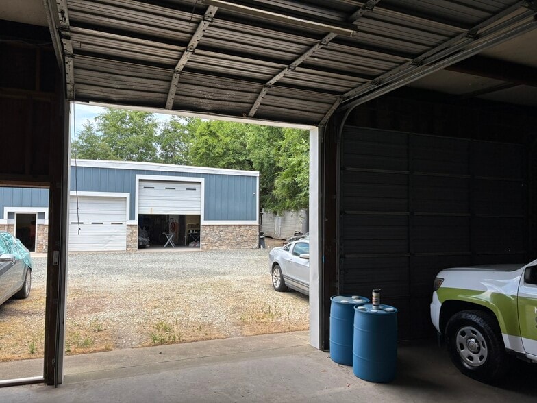 More Photos Of 1015 Ellis Rd, Durham Light Manufacturing For Sale