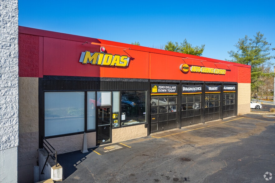 More Photos Of 3421 Kirkwood Hwy, Wilmington General Retail For Lease