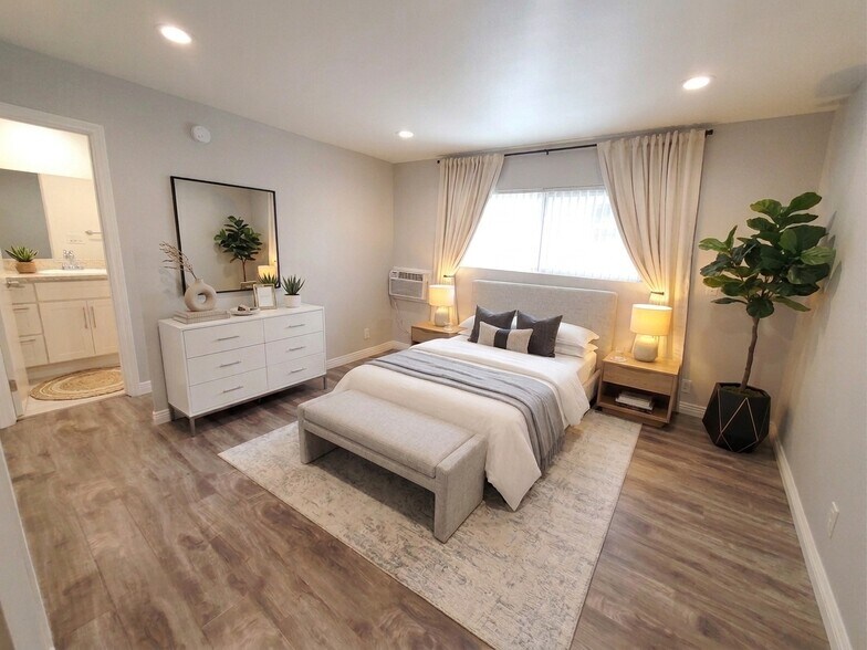 More Photos Of 1424 Greenfield Ave, Los Angeles Apartments For Sale