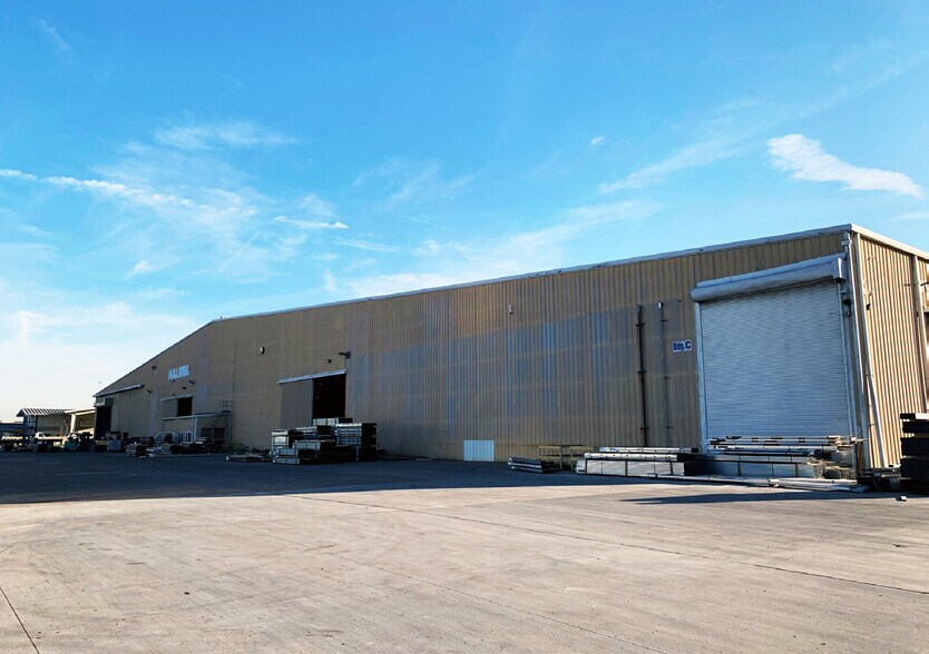 More Photos Of 555 Gellhorn Dr, Houston Manufacturing For Lease