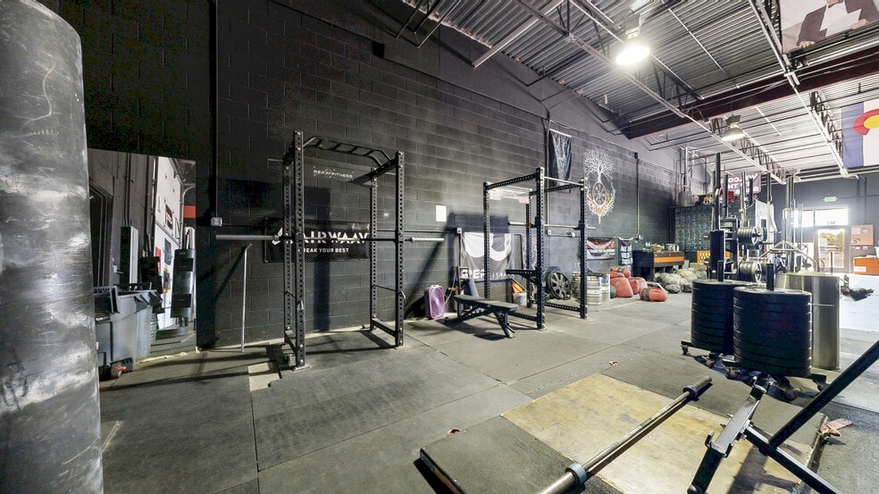 More Photos Of 943-965 E 11th St, Loveland Warehouse For Sale