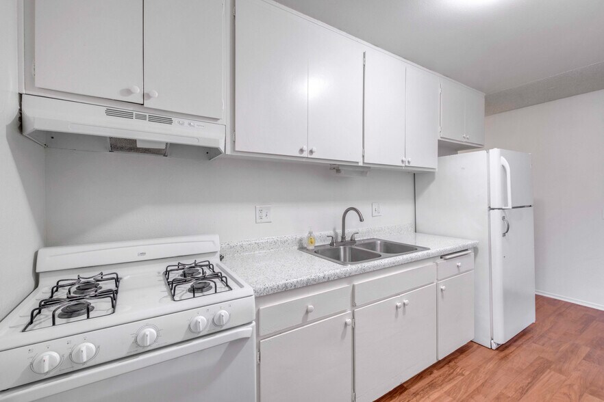 More Photos Of 3943 N H St, San Bernardino Apartments For Sale