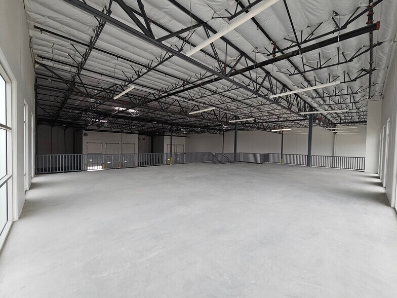 More Photos Of 6370 S Pioneer Way, Las Vegas Manufacturing For Lease