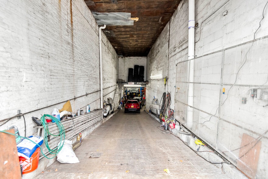 More Photos Of 45-35 39th St, Long Island City Warehouse For Lease