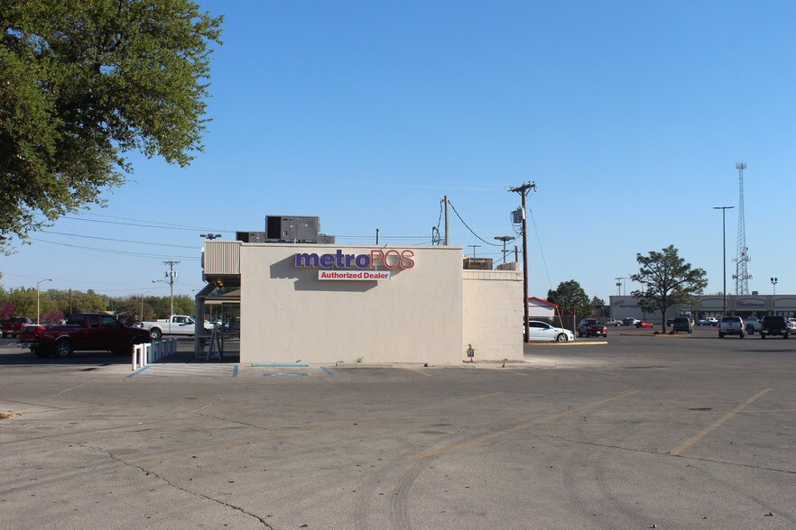 More Photos Of 1317-1401 N Turner St, Hobbs Unknown For Lease