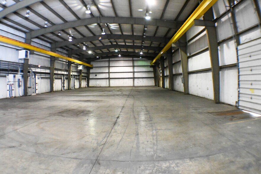 More Photos Of 3000 S 1st St, Clinton Manufacturing For Sale