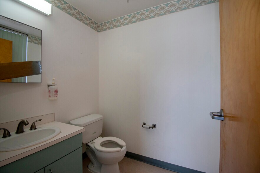 More Photos Of 2525 Harbor Blvd, Port Charlotte Medical For Sale