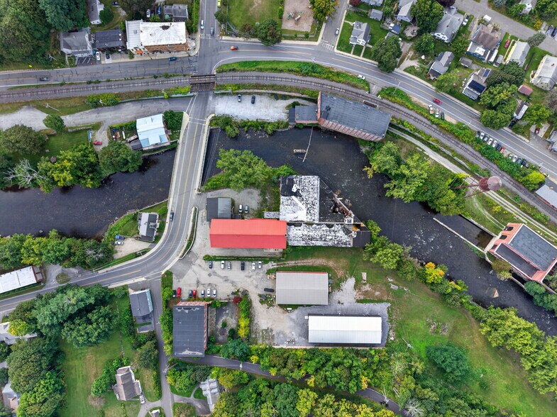 More Photos Of 420 Park St, Housatonic Flex For Sale