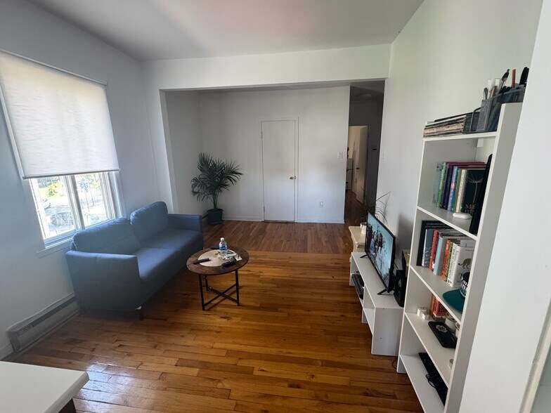 More Photos Of 9515 Rue Lajeunesse, Montréal Multifamily For Sale