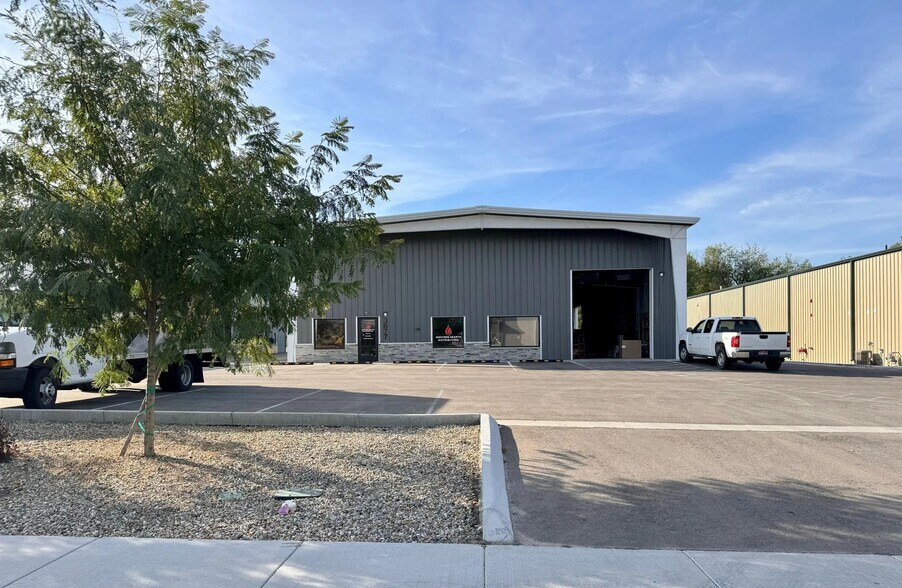 More Photos Of 3677 E Comstock ave, Nampa Industrial For Lease