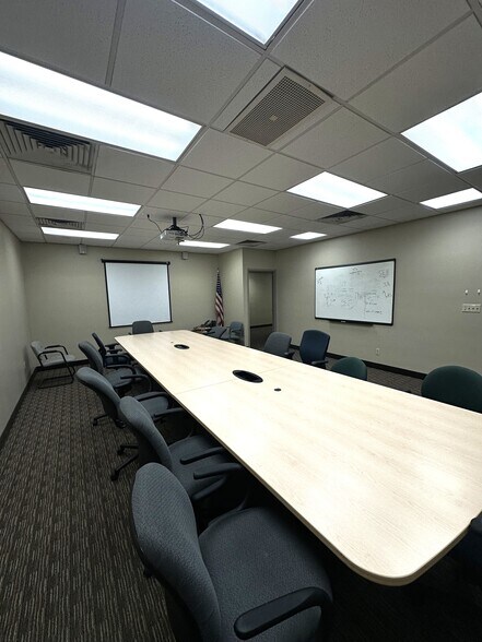 More Photos Of 441 Wolf Ledges Pky, Akron Office For Lease