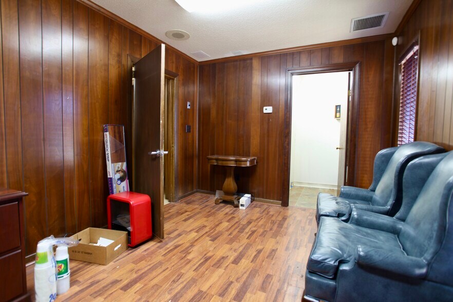 More Photos Of 360 Old Salisbury-concord Rd, Concord Distribution For Sale