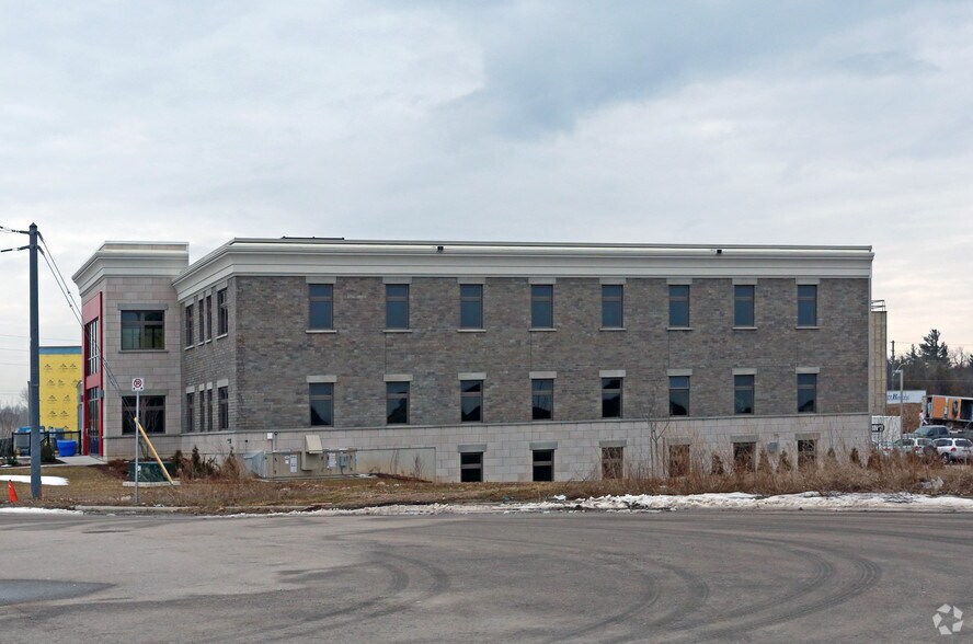 More Photos Of 28 Bett Ct, Guelph Office For Lease