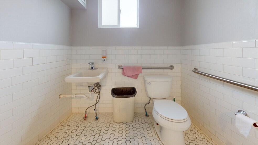 More Photos Of 3907-3907 Grand Ave, Duluth Storefront Retail Residential For Sale