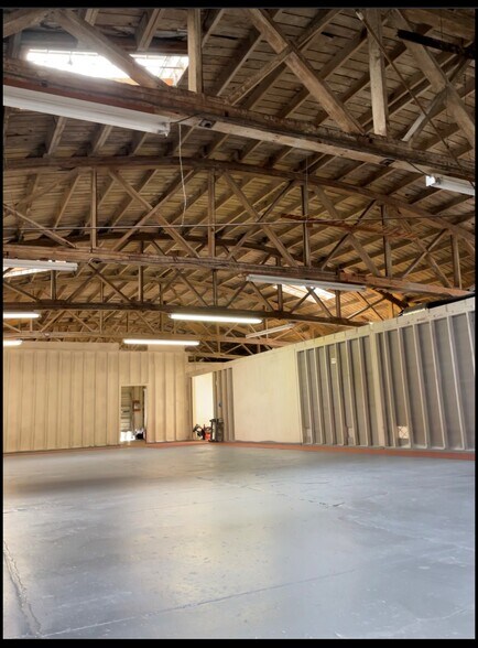 More Photos Of 4530 Martin Luther King Jr Way, Oakland Warehouse For Sale