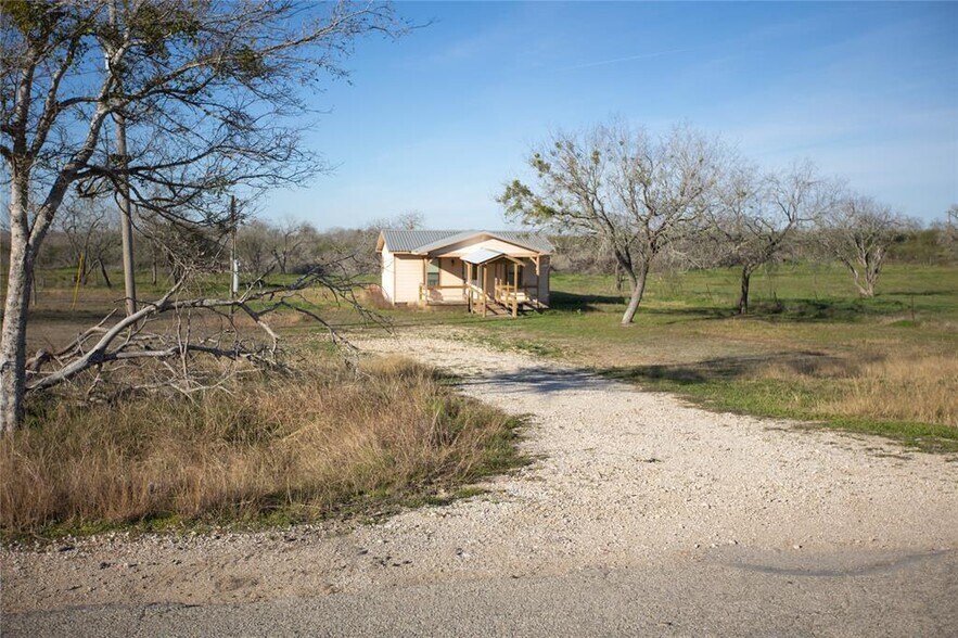 More Photos Of 2095 Bridal Path Rd, Luling Land For Sale
