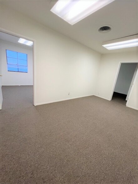 More Photos Of 6210 Wilshire Blvd, Los Angeles Office For Lease