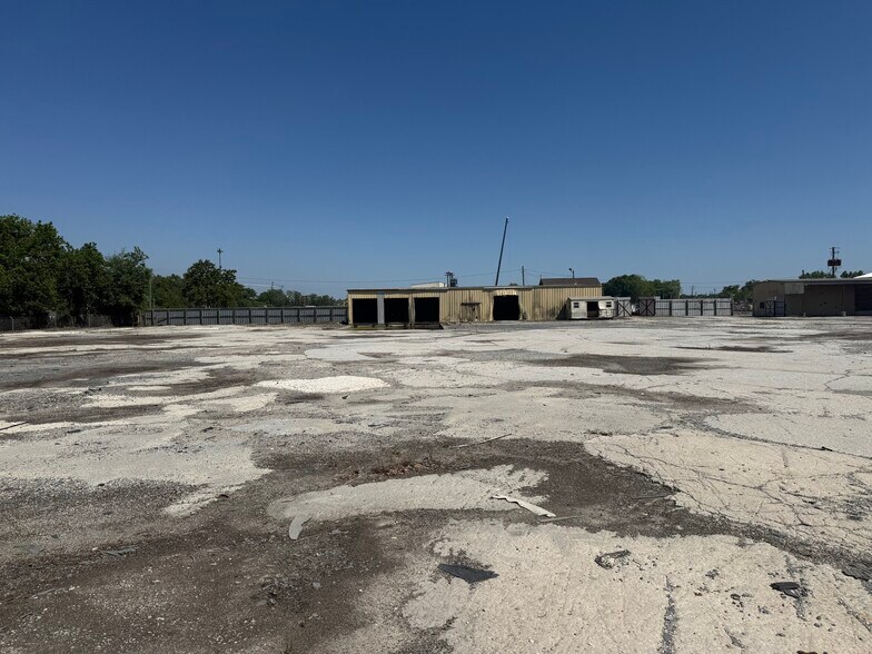 More Photos Of 400 Magazine Ave, Savannah Warehouse For Sale