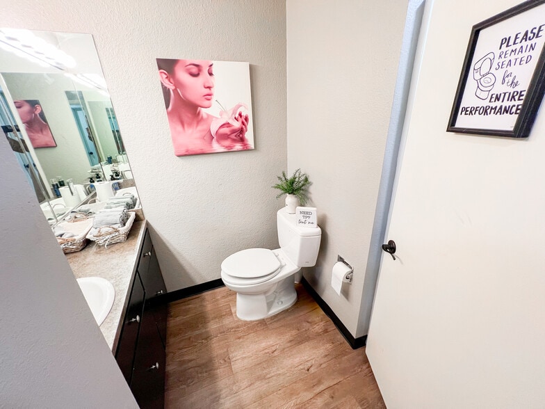More Photos Of 2604 W Kansas Ave, Midland Loft Creative Space For Sale