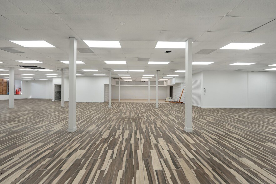 More Photos Of 750 Long Beach Blvd, Long Beach Storefront For Sale