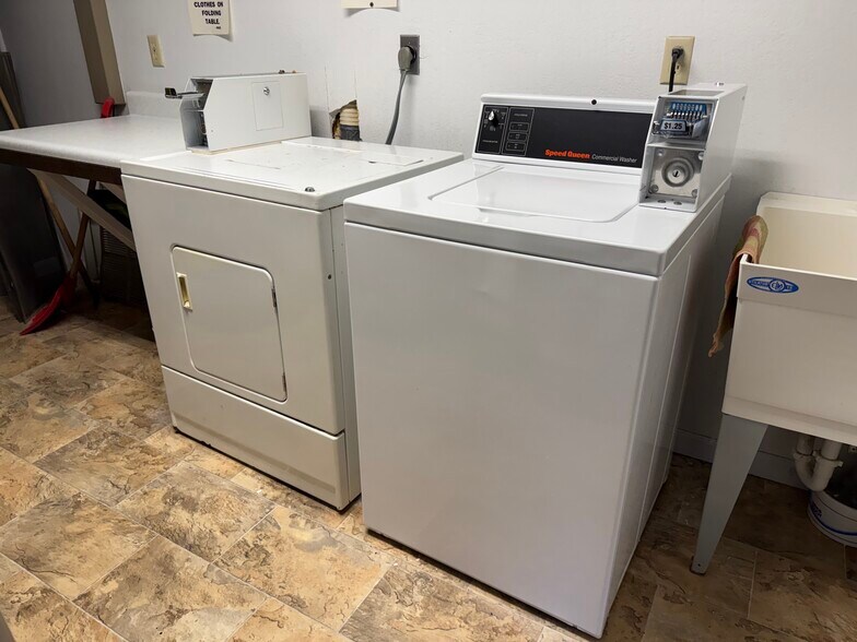 More Photos Of 120-124 E 13th St, Blue Earth Apartments For Sale