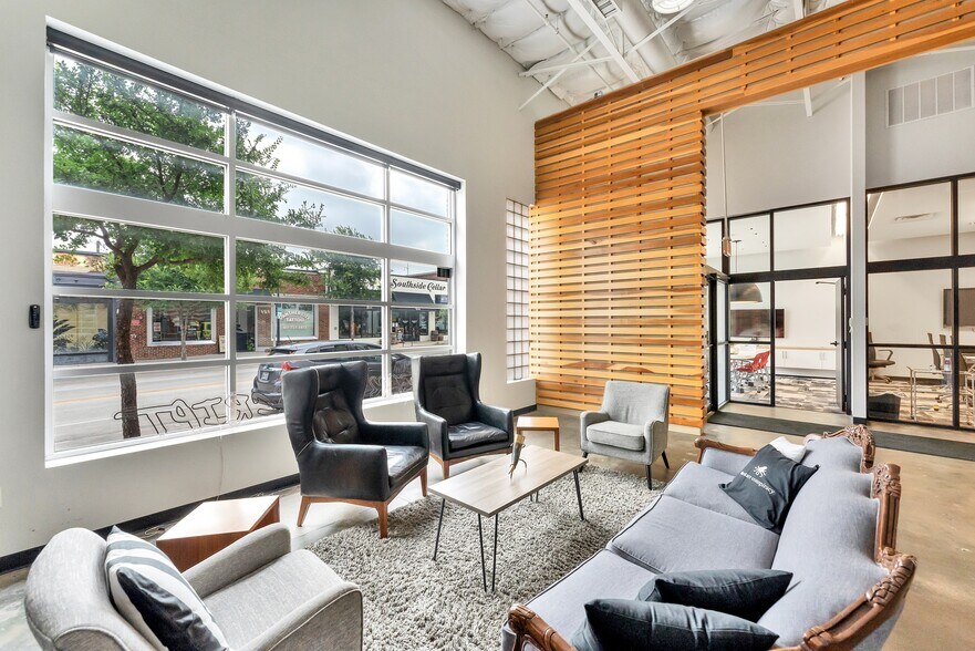 More Photos Of 122 S Main St, Fort Worth Office For Sale