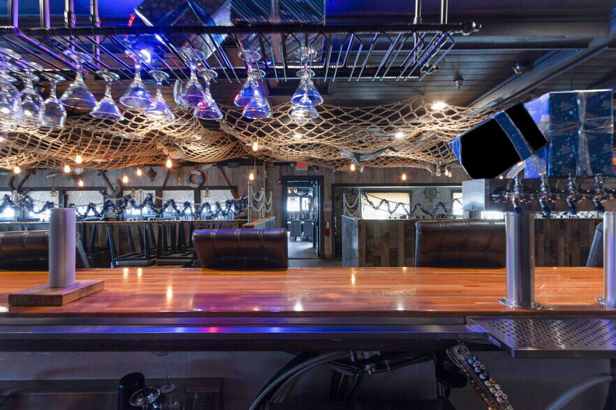 More Photos Of 2901 Tyrone Blvd, Saint Petersburg Restaurant For Sale