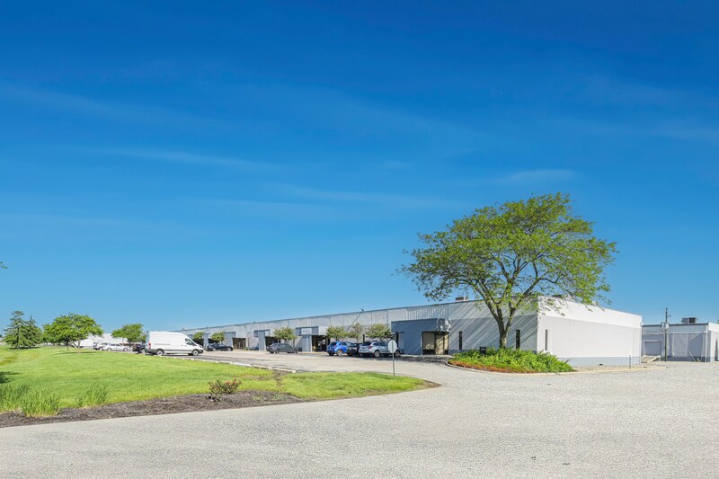 More Photos Of 5636-5762 W 79th St, Indianapolis Light Manufacturing For Lease