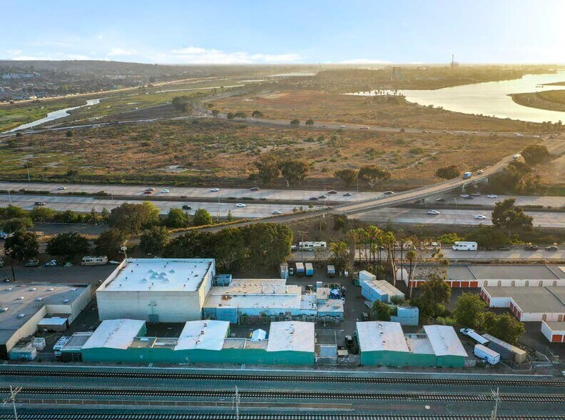 Primary Photo Of 4941 Pacific Hwy, San Diego Warehouse For Lease