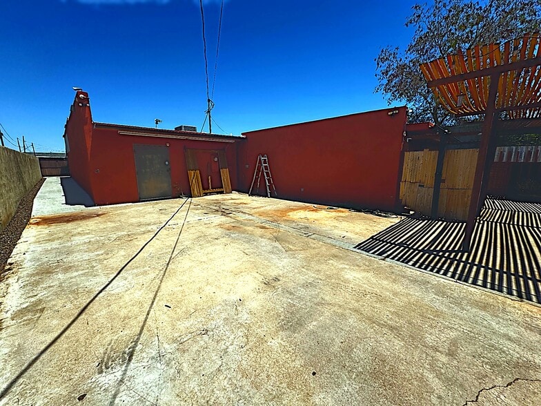 More Photos Of 11 E Jones Ave, Phoenix Warehouse For Sale