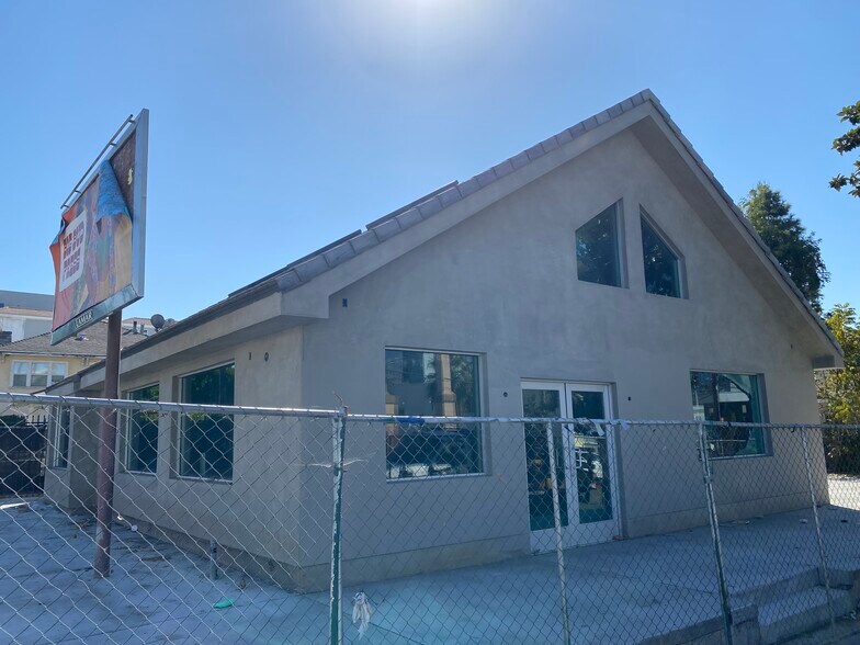 More Photos Of 1610 N Gower St, Los Angeles Restaurant For Lease