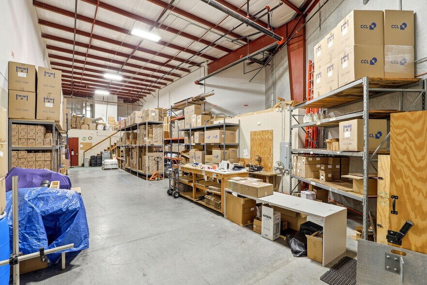 More Photos Of 6881 Kingspointe Pky, Orlando Flex For Sale