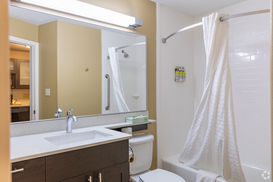 More Photos Of 808 61st St, Galveston Hotel For Sale
