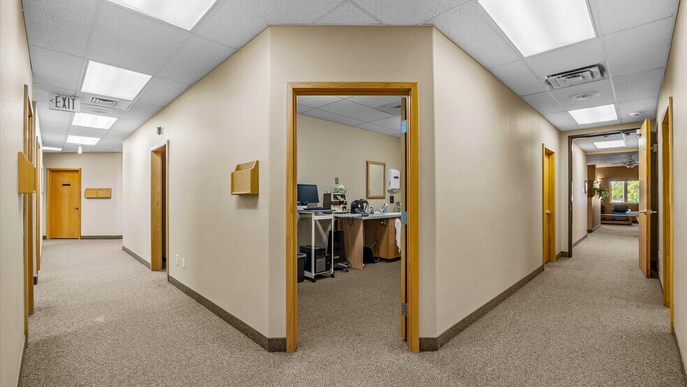 More Photos Of 2737 Crossroads Blvd, Grand Junction Office For Sale